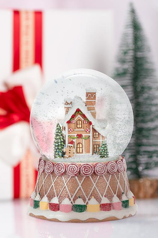 Gingerbread Snow Globe with Music