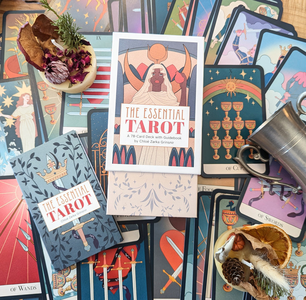 Essential Tarot : A 78 Card Deck