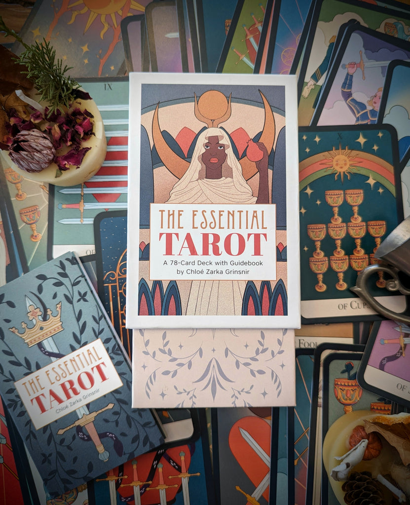 Essential Tarot : A 78 Card Deck