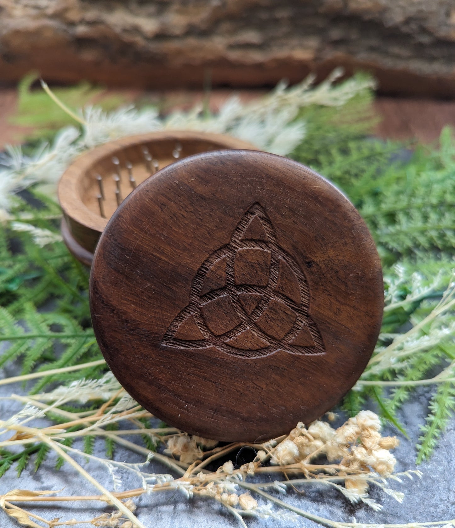 Grinder - Triquetra