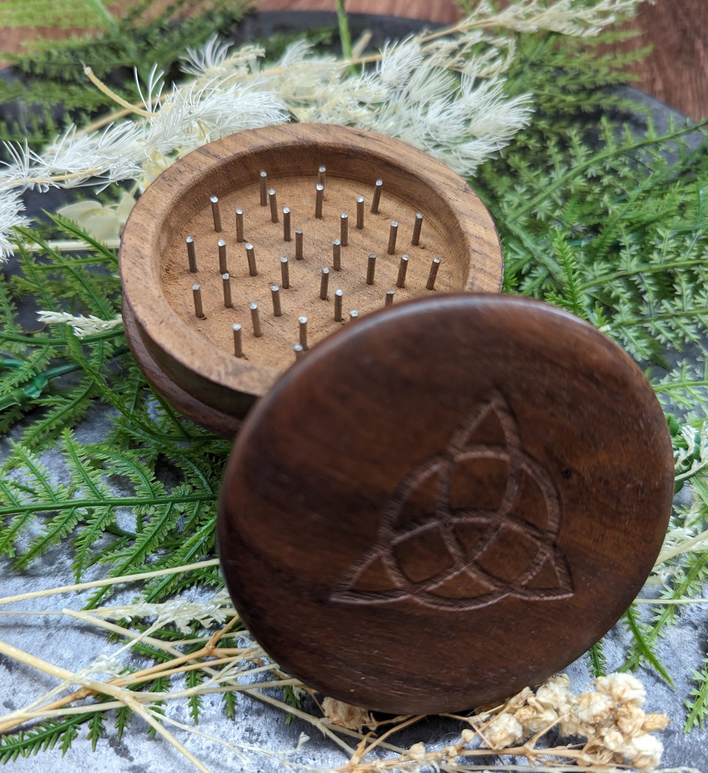 Grinder - Triquetra