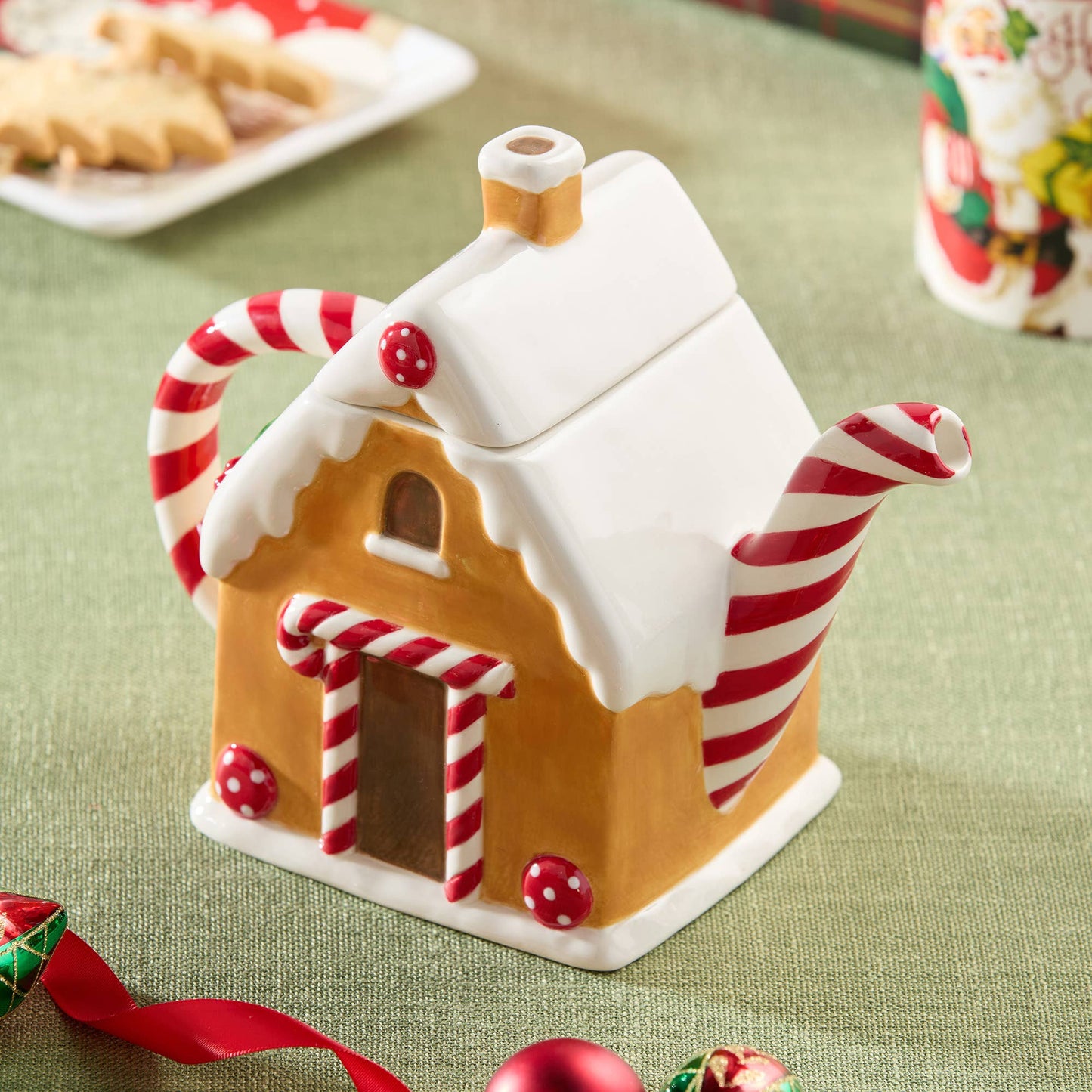 Retro Christmas 3-D Gingerbread Teapot 36 oz.