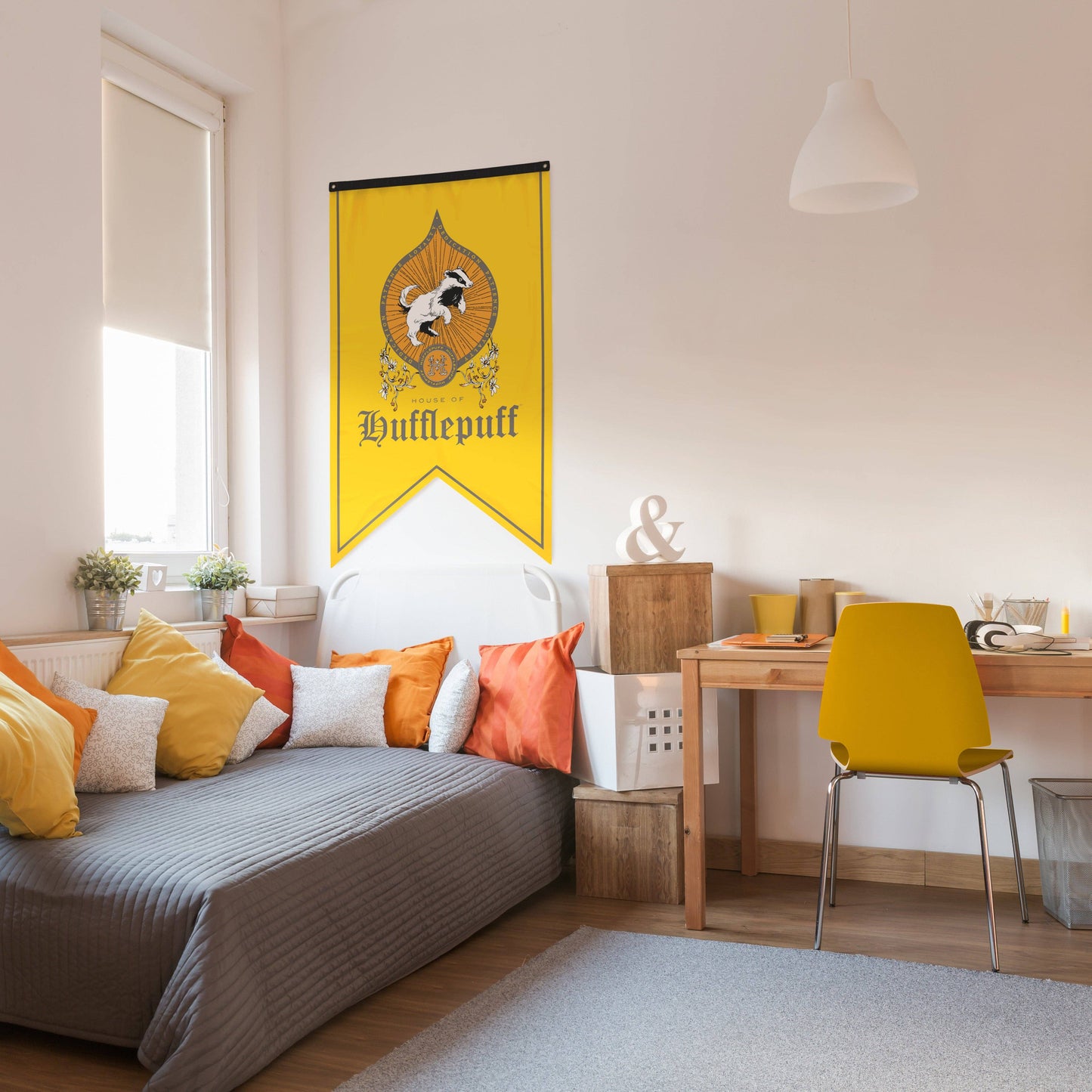 Harry Potter Hufflepuff Crest Banner Flag (30'' x 50'')