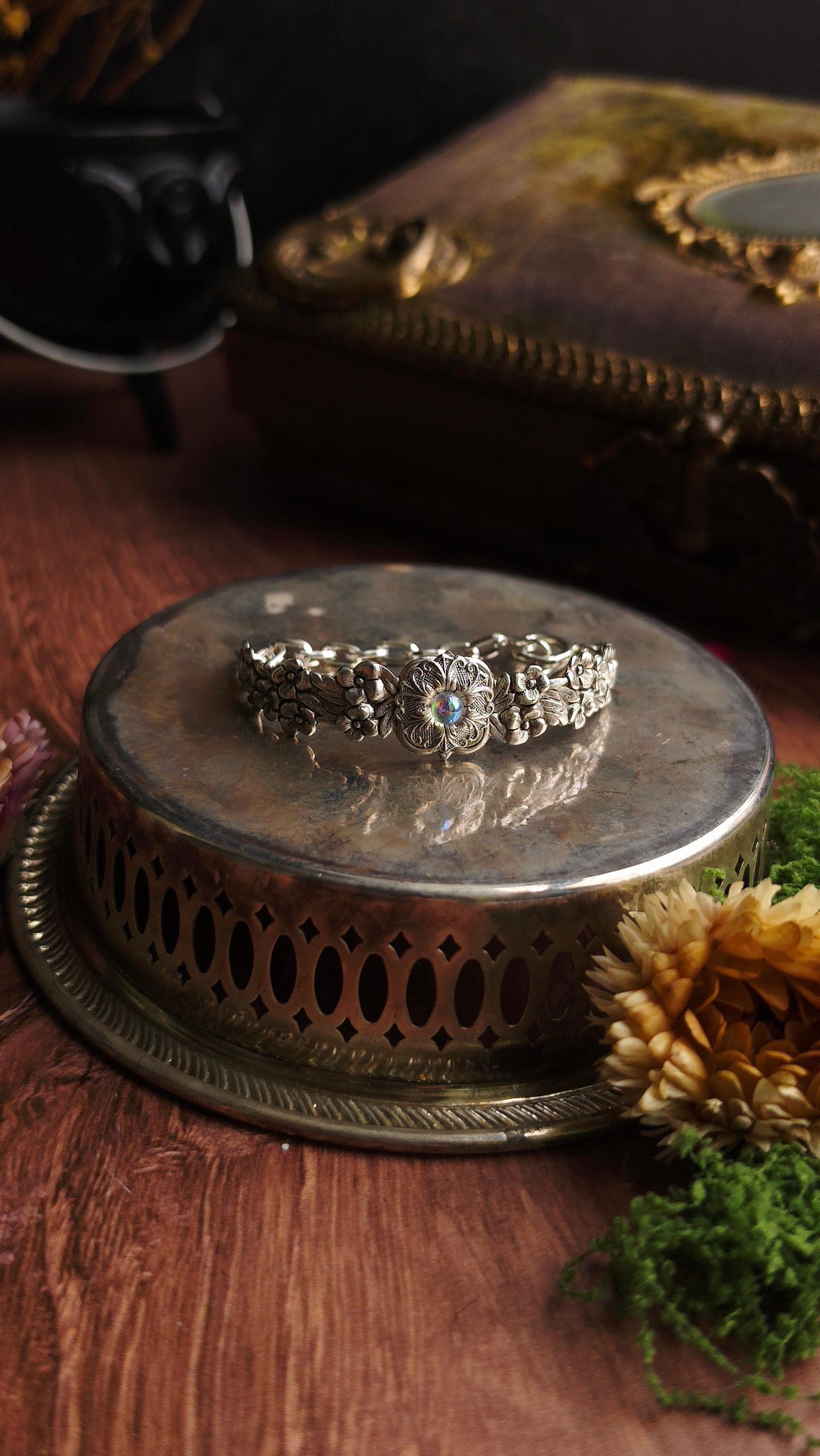 Garland Bracelet - Arcane Angel