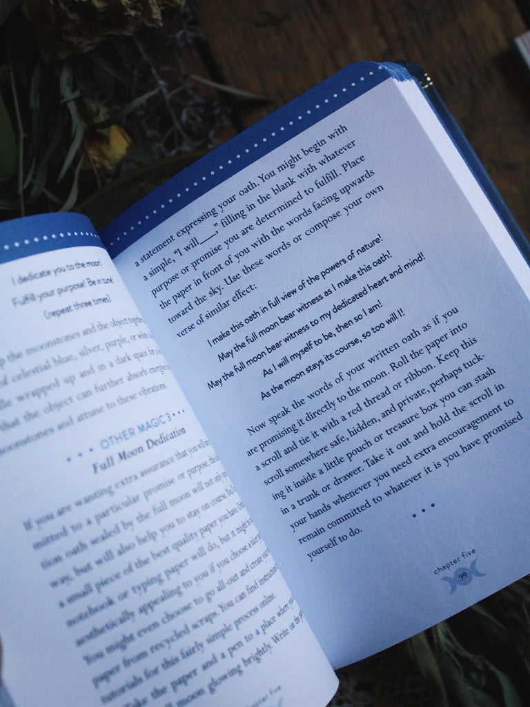 Llewellyn's Little Book of Moon Spells